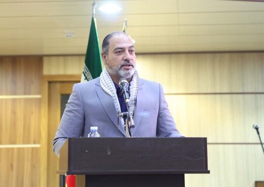 رونمایی از ۳۵ عنوان کتاب و تجلیل از پیشکسوتان دفاع مقدس در کرمان