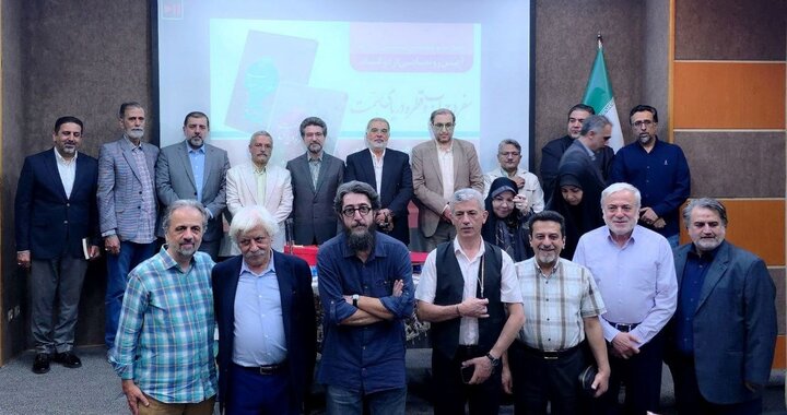 کار کردن بر نسخ خطی نوعی جنون میخواهد