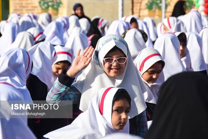 برگزاری ۹ جشن استقبال از مهر در مدارس شهر اهواز 