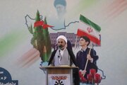 امام جمعه ایلام: دانش‌آموزان آینده درخشان کشور را می‌سازند