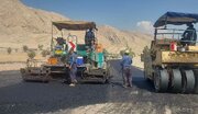 آسفالت و بهسازی معابر روستاهای کم‌برخوردار کازرون توسعه می‌یابد