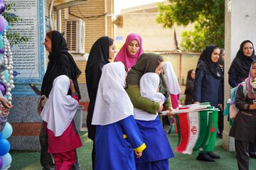آیین نواختن زنگ مهر در مدرسه مصلحیان - بوشهر