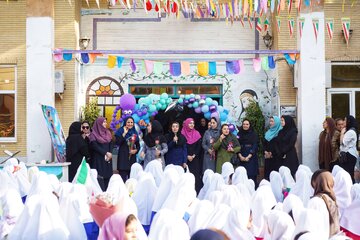 آیین نواختن زنگ مهر در مدرسه مصلحیان - بوشهر
