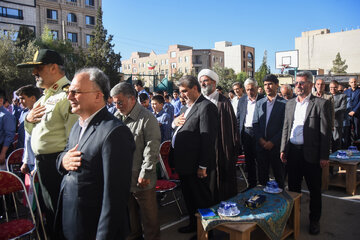 آیین نواختن زنگ مهر در دبیرستان رفاه - سمنان