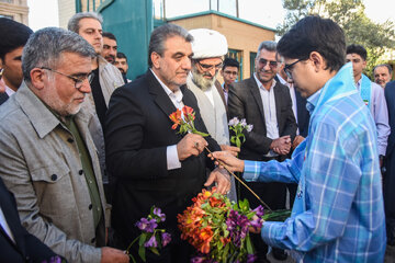 آیین نواختن زنگ مهر در دبیرستان رفاه - سمنان