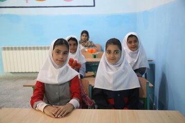 آیین نواختن زنگ مهر در مدرسه شهید محمدی زیراب-سوادکوه