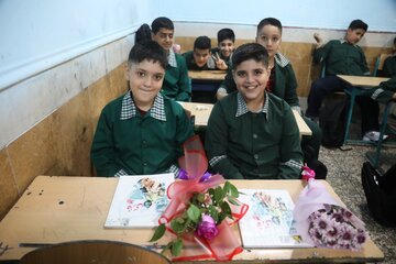 آیین نواختن زنگ مهر در مدرسه شهید محمدی زیراب-سوادکوه