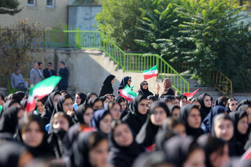 آیین نواختن زنگ مهر در مدرسه فاطمه‌الزهرا - اردبیل