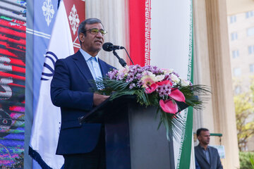 سخنرانی غلامحسین مظفری، استاندار خراسان رضوی در آیین نواختن زنگ مهر در دبیرستان دخترانه آرمیتاژ مصلی نژاد - مشهد