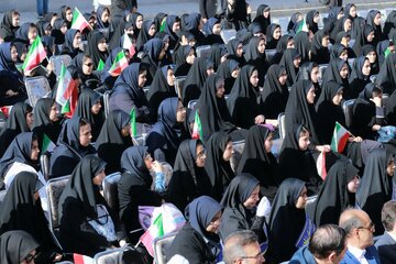 آیین نواختن زنگ مهر در دبیرستان شاهد شهید هادی - تبریز