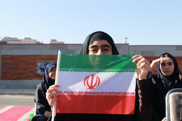 آیین نواختن زنگ مهر در دبیرستان شاهد شهید هادی - تبریز