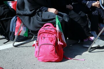 آیین نواختن زنگ مهر در دبیرستان شاهد شهید هادی - تبریز
