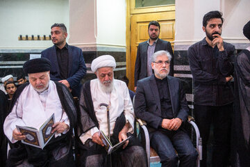 حضور حسین سیمایی صراف وزیر علوم، تحقیقات و فناوری در تشییع پیکر آیت الله سید موسی شبیری زنجانی در قم