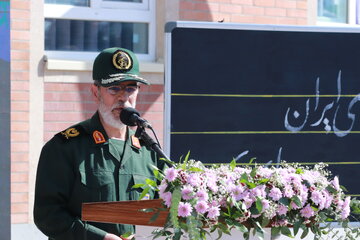 سخنرانی سردار عباس قلی زاده در آیین نواختن زنگ مهر در دبیرستان شاهد شهید هادی - تبریز