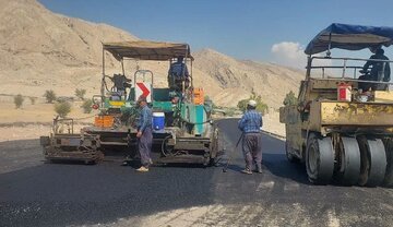 آسفالت و بهسازی معابر روستاهای کم‌برخوردار کازرون توسعه می‌یابد