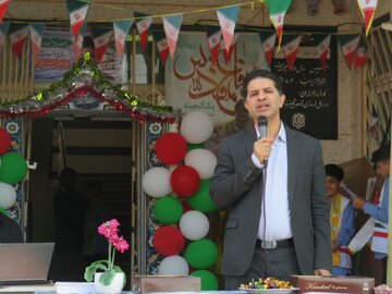 مدیر آموزش و پرورش نور: مدرسه باید دانش، اخلاق و نشاط را در دانش‌آموزان تقویت کند