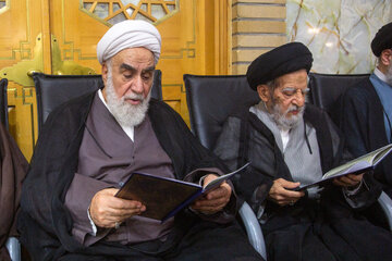 حضور آیت الله محمدی گلپایگانی در مراسم بزرگداشت رحلت آیت الله شبیری زنجانی در حرم حضرت فاطمه معصومه(س)