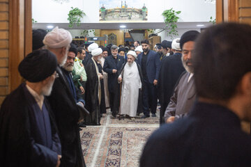 حضور آیت الله سبحانی از مراجع عظام تقلید در مراسم بزرگداشت رحلت آیت الله شبیری زنجانی در حرم حضرت فاطمه معصومه(س)