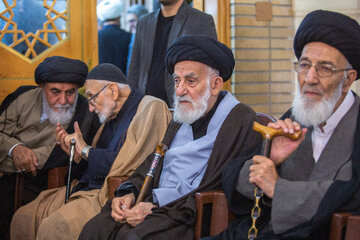 حضور آیت الله شبیری زنجانی در مراسم بزرگداشت رحلت آیت الله سید موسی شبیری زنجانی در حرم حضرت فاطمه معصومه(س)