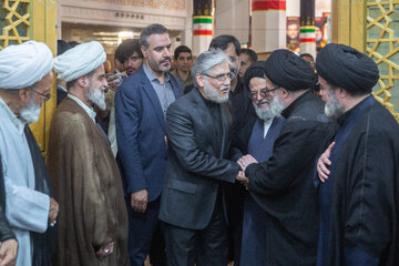 حضور حسین سیمایی صراف وزیر علوم، تحقیقات و فناوری در مراسم بزرگداشت رحلت آیت الله شبیری زنجانی در حرم حضرت فاطمه معصومه(س)