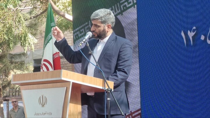 نماینده ورامین در مجلس: روستا بودن مانع رسیدن دانش‌آموزان به درجات بالای علمی و معنوی نیست