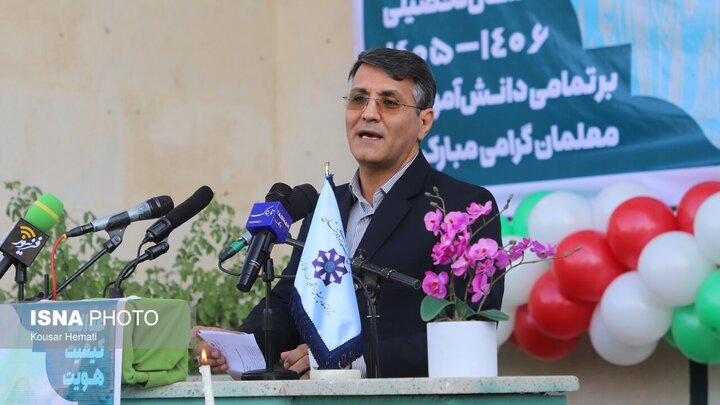 نواخته شدن زنگ آغاز سال تحصیلی در مدارس کرمانشاه/ ۳۴۰ هزار دانش‌آموز راهی مدرسه شدند