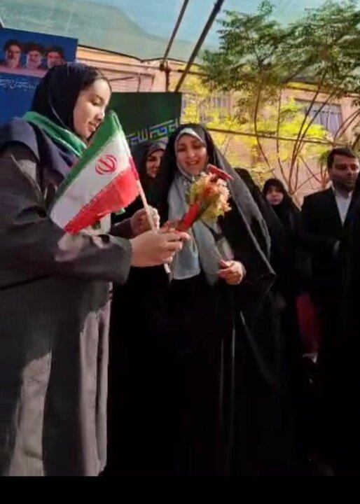 بهروزآذر: مدرسه محل یادگیری مهارت‌های زندگی و کار گروهی است