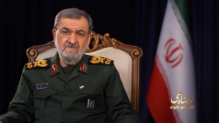 اللواء محسن رضائي: ما لم تُنفَّذ شروط إيران، فلن يُفتح مضيق هرمز
