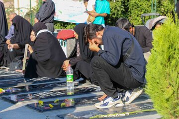 آیین ملی مهمانی لاله ها _ گلزار شهدای همدان