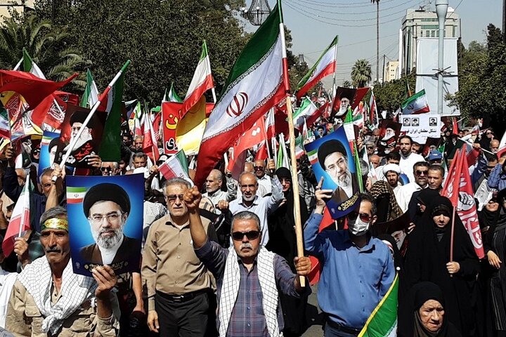 سیل خروشان جان‌فدایان در فارس به راه افتاد/ میثاق ۱۵۰ هزار نفری برای دفاع از میهن رقم خورد