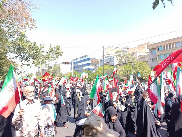 سیل خروشان جانفدایان در فارس به راه افتاد/ میثاق ۱۵۰ هزار نفری برای دفاع از میهن رقم خورد