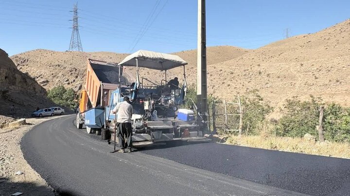 انجام روکش آسفالت دو راهی آتشگاه – برغان