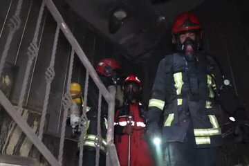 آتش‌سوزی گسترده در سینما یادمان سمنان؛ حادثه بدون تلفات جانی
