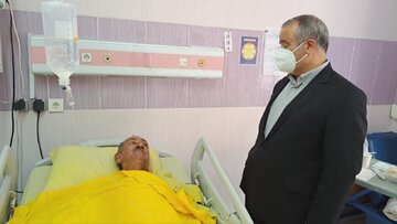 استاندار خراسان جنوبی از مصدومان حادثه حریق اتوبوس عیادت کرد