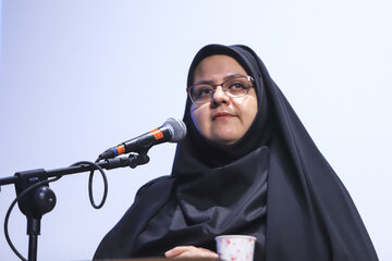 سخنرانی ندا نظامی ، مدیرکل امور بانوان و خانواده استانداری در دومین همایش زنان کویر، آسمان ایثار - کرمان