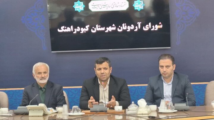 فرماندار کبودراهنگ: سهمیه آرد شهرستان متناسب با ظرفیت تولید گندم افزایش یابد