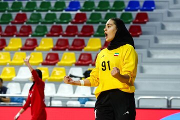 گلر هندبال زنان ایران در اروپا لژیونر شد