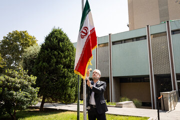 حسین سیمایی صراف، وزیر علوم، تحقیقات و فناوری در مراسم روز پرچم و آغاز سال تحصیلی دانشگاه تهران