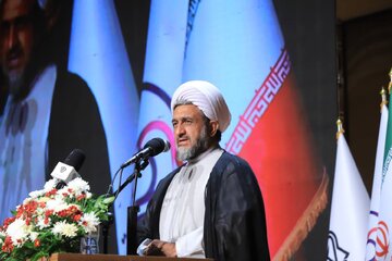 درمان زوج‌های نابارور در واقع تلاش برای آینده کشور و در جهت تاکیدات رهبر شهید است