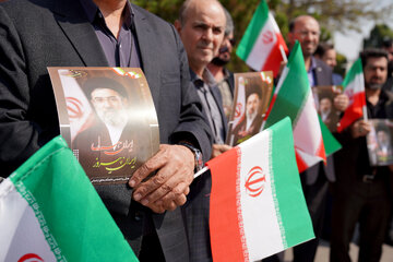 آئین روز ملی پرچم جمهوری اسلامی ایران - دانشگاه محقق اردبیلی