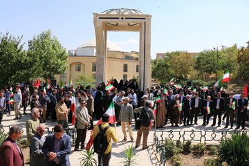 آیین اهتزاز پرچم جمهوری اسلامی ایران در دانشگاه بوعلی سینا -همدان