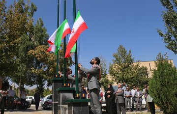 آیین اهتزاز پرچم جمهوری اسلامی ایران در دانشگاه بوعلی سینا -همدان