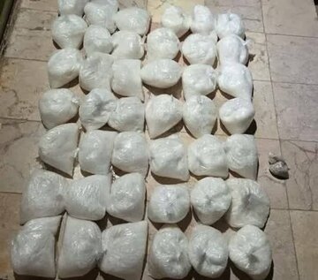 کشف ۱۳۰ کیلو شیشه از یک شبکه توزیع مواد مخدر در شادگان