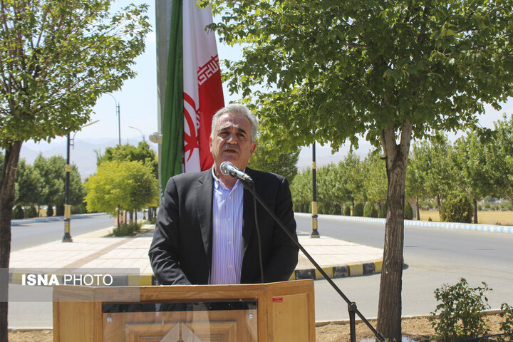 آئین باشکوه اهتزار پرچم در دانشگاه شهرکرد برگزار شد