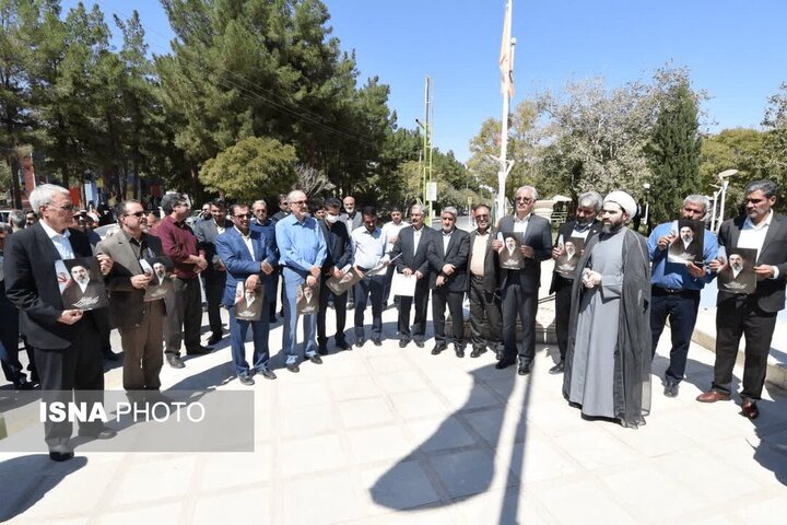 آیین اهتزاز پرچم در دانشگاهای سیستان و بلوچستان برگزار شد