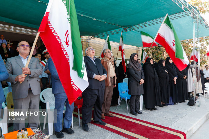 برگزاری آیین روز ملی پرچم جمهوری اسلامی ایران در دانشگاه‌های اصفهان و علوم پزشکی