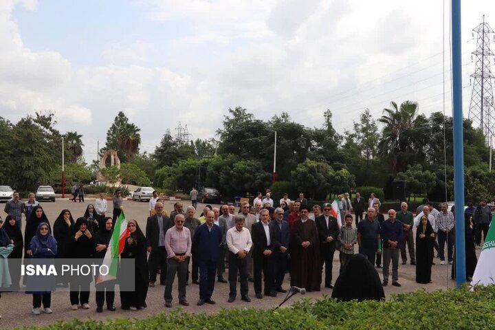  برگزاری آیین اهتزاز پرچم ایران در دانشگاه علوم پزشکی مازندران