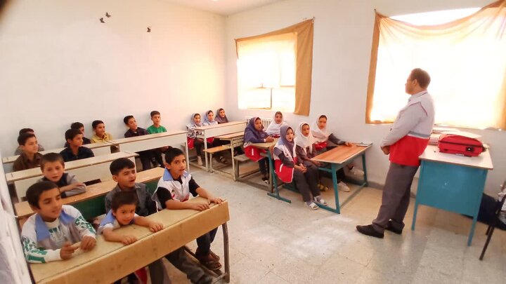 ارائه خدمات رایگان پزشکی به ۶۰ نفر در روستای حسن ابدال بهار