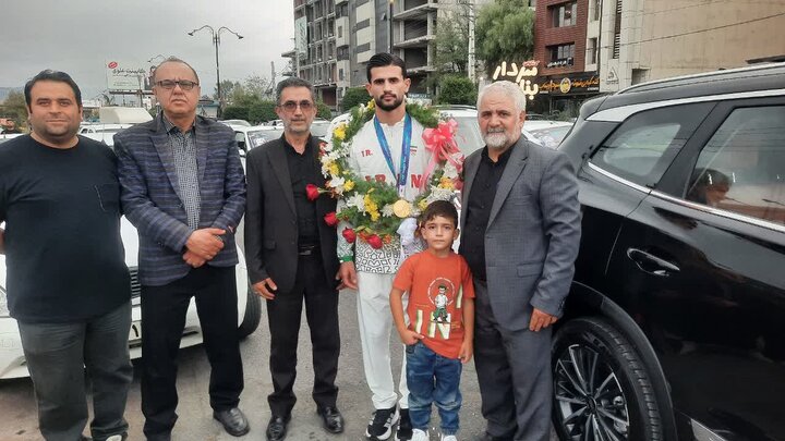 استقبال آملی‌ها از مدال آور ووشو بازی‌های آسیایی
