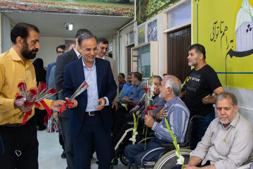 تجلیل از جانبازان هشت سال دفاع مقدس 